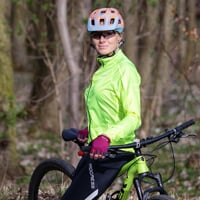FLOWY BIKE lehká cyklistická větrovka neon žlutá